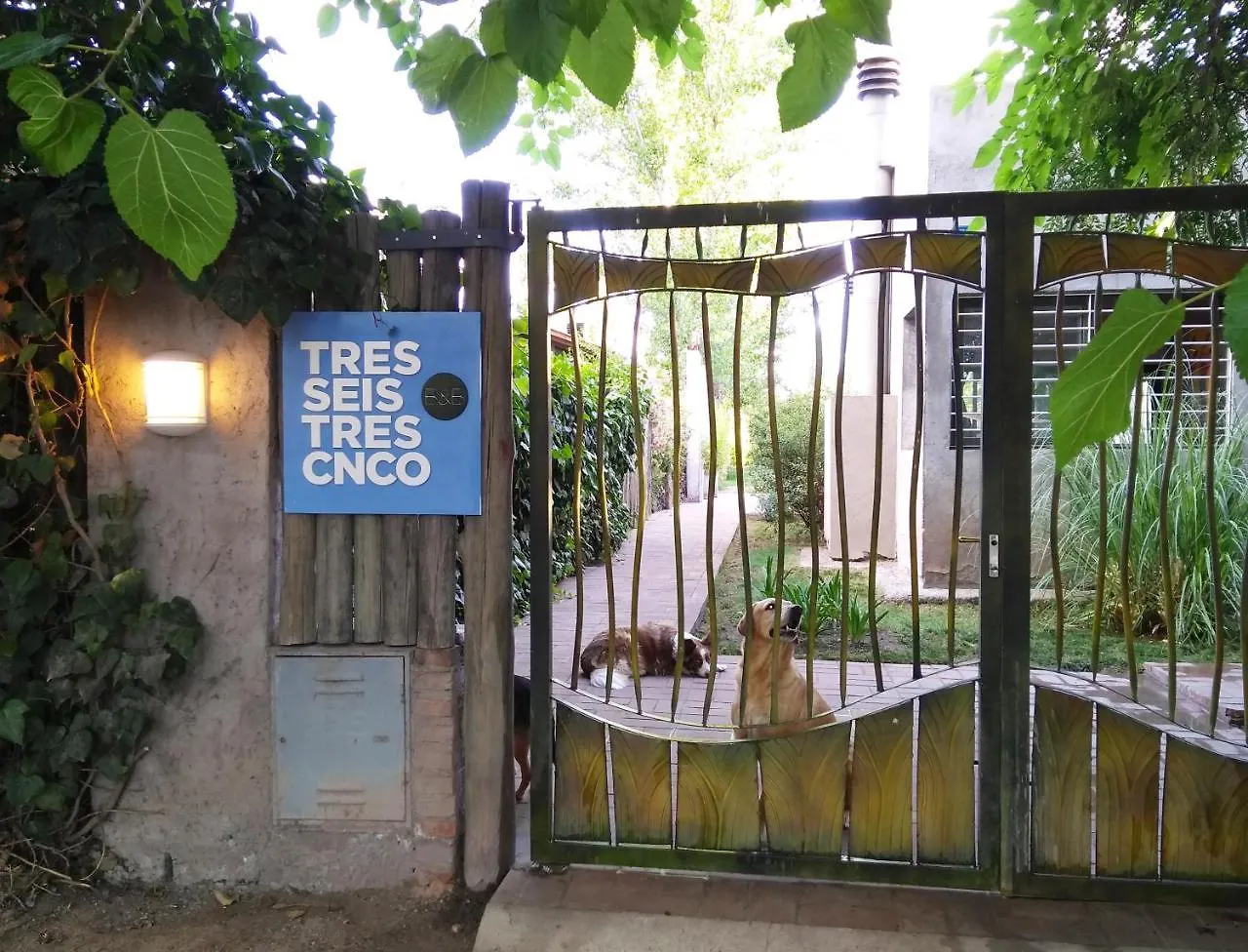 Homestay Tres Seis Tres Cnco Bed & Breakfast Mendoza